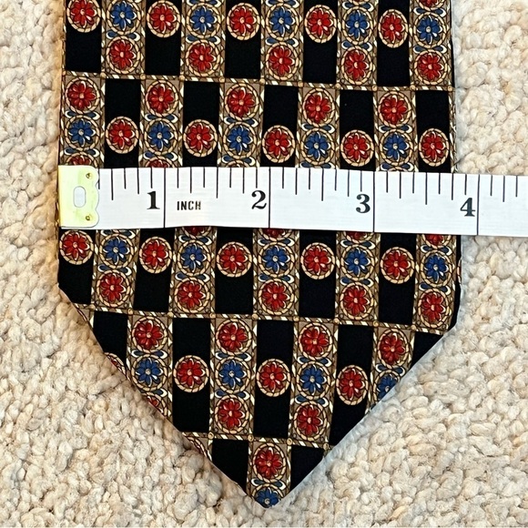 Valentino 100% Silk Tie Checker Board Floral Handmade in Italy Luxury Designer - Picture 9 of 9